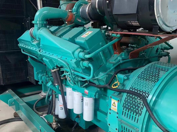 彭水更换100kW柴油发电机组机油时，需要注意哪些事项？